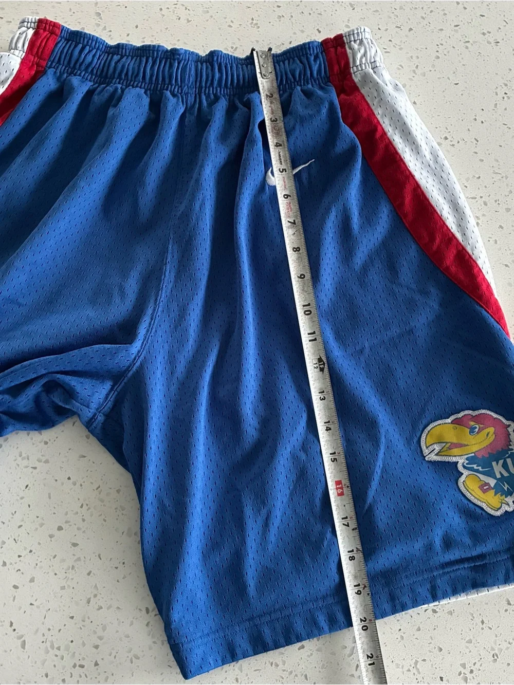 000 - VINTAGE 00s NIKE UNIVERSITY OF KANSAS KU JAYHAWKS Y2K MESH SHORTS